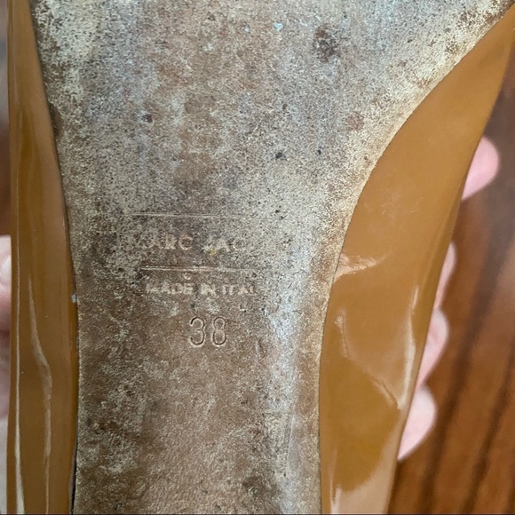 Marc Jacobs Tan Patent Leather Elastic Back Flats, size 38 - Picture 11 of 11
